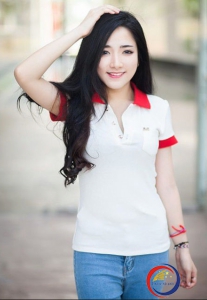 Áo phông nữ  cổ đỏ